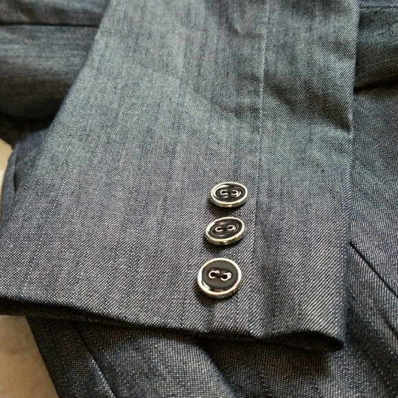 Blue Jean/ Floral Blazer - Picture 2 of 6